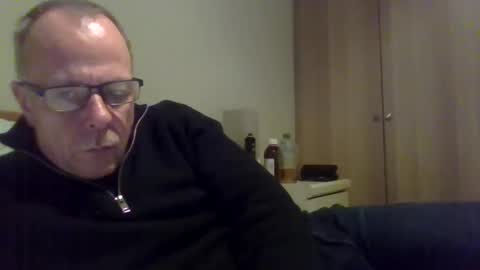 Snapshot of simon56691 chatting on February 2025 06:40:02 PM simon56691 online show from February 2025 06:40:02 PM