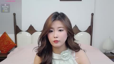 simonastephanie online show from October 2025 06:17:01 PM