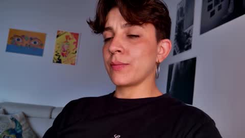 Sim. online show from October 2025 09:52:01 PM