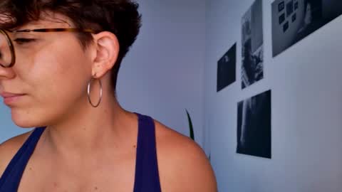 Sim. online show from November 2025 05:13:01 PM