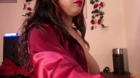 Simone Phill  online show from October 2025 07:33:01 PM