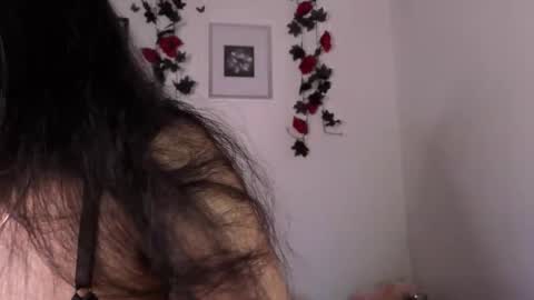 Simone Phill  online show from October 2025 08:33:02 PM