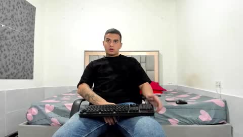 SIMON KELER online show from December 2025 10:26:01 PM