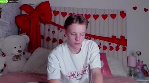 Snapshot of simonwarner chatting on February 2026 06:31:01 PM Simon online show from February 2026 06:31:01 PM