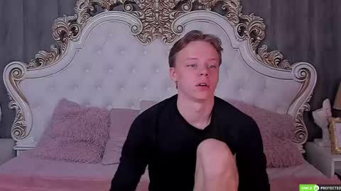 Snapshot of simonwarner chatting on March 2026 08:43:02 AM Simon online show from March 2026 08:43:02 AM