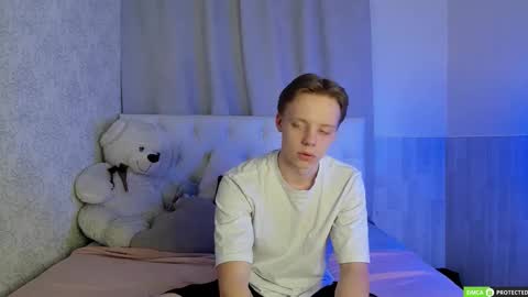 Snapshot of simonwarner chatting on March 2026 09:06:02 AM Simon online show from March 2026 09:06:02 AM