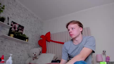 Snapshot of simonwarner chatting on March 2026 08:53:01 AM Simon online show from March 2026 08:53:01 AM