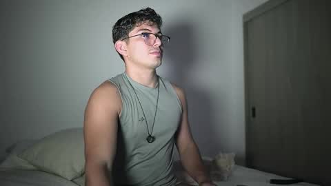 Snapshot of simoon_01 chatting on February 2026 04:38:01 AM SIMOON online show from February 2026 04:38:01 AM