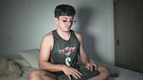 Snapshot of simoon_01 chatting on February 2026 01:39:02 AM SIMOON online show from February 2026 01:39:02 AM