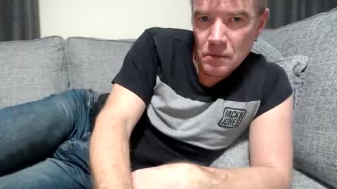 Snapshot of simplelife0 chatting on October 2025 08:20:01 PM Ricky online show from October 2025 08:20:01 PM