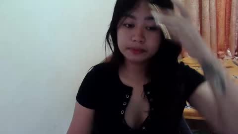 Snapshot of simplypretty_monica chatting on October 2025 10:35:01 AM simplypretty_monica online show from October 2025 10:35:01 AM