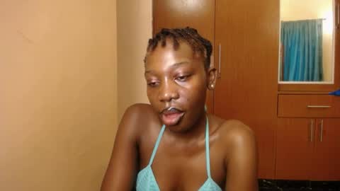 Snapshot of sindoll_ chatting on April 2026 06:06:01 AM Elsy online show from April 2026 06:06:01 AM