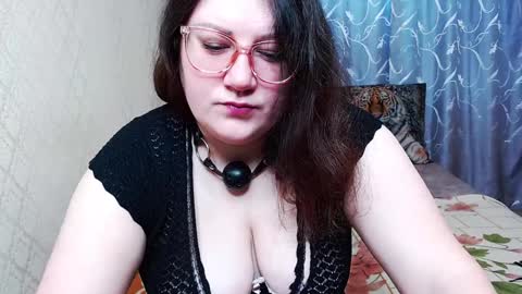 Angela online show from December 2024 07:25:01 AM