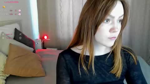 Snapshot of sinfulsmile_ chatting on March 2026 03:33:01 AM Ivy online show from March 2026 03:33:01 AM