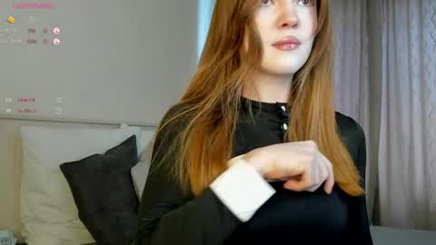 Snapshot of sinfulsmile_ chatting on April 2026 04:50:02 AM Ivy online show from April 2026 04:50:02 AM