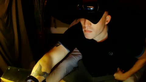 Snapshot of singleman9292 chatting on October 2025 03:59:02 AM kfor1992 online show from October 2025 03:59:02 AM