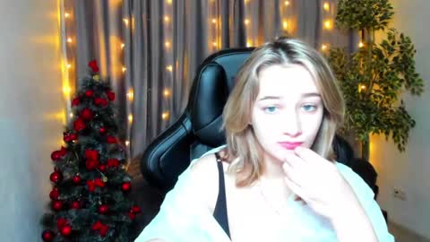 Snapshot of sinty_noria chatting on December 2024 01:04:02 AM Sinty Noria online show from December 2024 01:04:02 AM