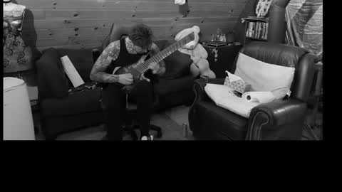 Snapshot of siphonophorstrings chatting on October 2025 02:32:02 AM Dustbunnyfoofoo online show from October 2025 02:32:02 AM