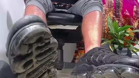 only foot                         worshipers here online show from January 2025 01:17:01 AM