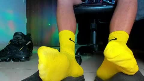 Snapshot of sir_kev66 chatting on May 2026 06:40:01 AM only foot worshipers here online show from May 2026 06:40:01 AM