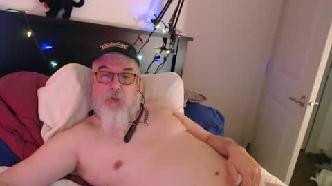 Snapshot of sirbeercan chatting on February 2025 07:44:01 AM sir beer can the friendly hermit online show from February 2025 07:44:01 AM