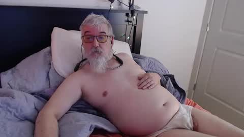 Snapshot of sirbeercan chatting on December 2025 09:03:01 AM sir beer can the friendly hermit online show from December 2025 09:03:01 AM