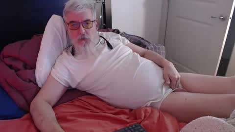 Snapshot of sirbeercan chatting on December 2025 08:42:02 AM sir beer can the friendly hermit online show from December 2025 08:42:02 AM