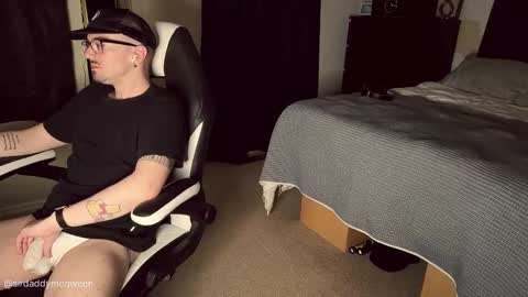 Sir Daddy McQween online show from February 2026 07:03:02 AM