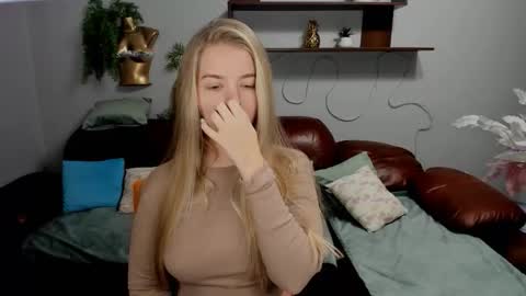 Snapshot of sirenabloom chatting on September 2025 05:55:02 AM SirenaBloom online show from September 2025 05:55:02 AM