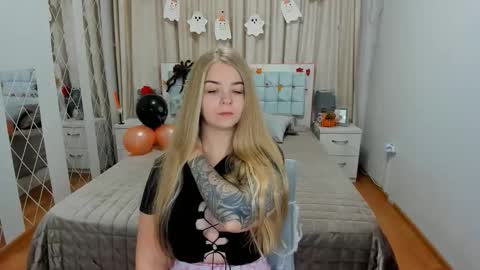 Snapshot of sirenabloom chatting on October 2025 05:35:02 AM SirenaBloom online show from October 2025 05:35:02 AM