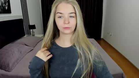 Snapshot of sirenabloom chatting on October 2025 05:33:01 AM SirenaBloom online show from October 2025 05:33:01 AM