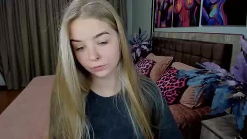 Snapshot of sirenabloom chatting on October 2025 10:30:01 AM SirenaBloom online show from October 2025 10:30:01 AM