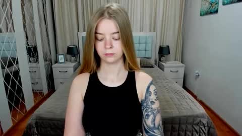 SirenaBloom online show from June 2026 04:34:01 AM