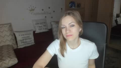 Snapshot of sirenasilk chatting on December 2025 04:54:01 AM sirenasilk online show from December 2025 04:54:01 AM