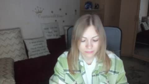 Snapshot of sirenasilk chatting on December 2025 03:33:02 AM sirenasilk online show from December 2025 03:33:02 AM