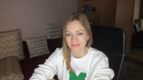 Snapshot of sirenasilk chatting on January 2026 03:01:02 AM sirenasilk online show from January 2026 03:01:02 AM