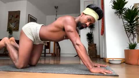 Snapshot of siriss_boyrag chatting on May 2026 12:56:02 PM siriss_boyrag online show from May 2026 12:56:02 PM