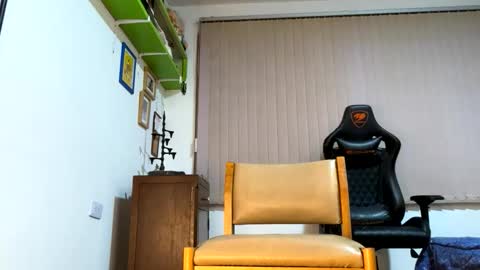 Snapshot of siriss_boyrag chatting on June 2026 01:10:02 AM siriss_boyrag online show from June 2026 01:10:02 AM