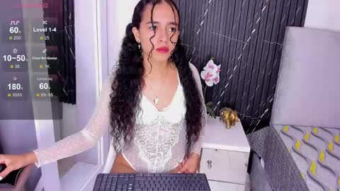 Snapshot of sisi_rosex chatting on January 2025 12:27:01 PM Shopia online show from January 2025 12:27:01 PM