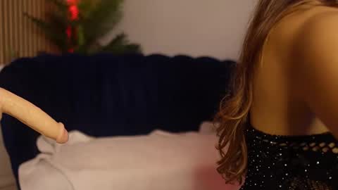 Dee online show from November 2025 08:51:01 PM