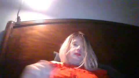 Snapshot of sissyandi38 chatting on April 2026 02:42:02 AM wants to suck cock online show from April 2026 02:42:02 AM
