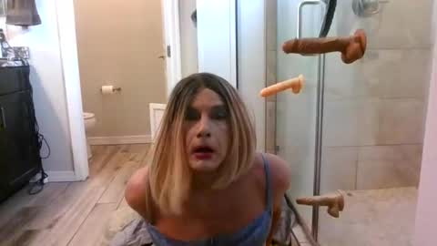 Snapshot of sissyandi38 chatting on May 2026 12:40:01 AM wants to suck cock online show from May 2026 12:40:01 AM