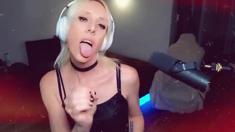 Ashleigh Mak online show from June 2026 09:56:02 PM