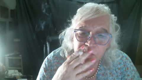 Sissy Diane online show from November 2025 12:33:01 AM