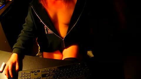 Snapshot of sissyred2314 chatting on October 2025 02:15:01 AM red online show from October 2025 02:15:01 AM