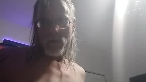 Snapshot of six_will_do chatting on December 2025 12:18:02 AM Jimmy B online show from December 2025 12:18:02 AM