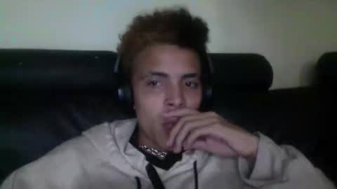 Snapshot of skady_coronado chatting on February 2025 02:52:01 AM skady_coronado online show from February 2025 02:52:01 AM