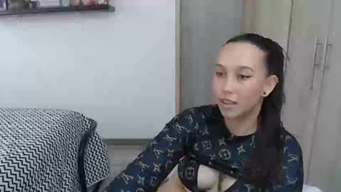 Snapshot of skarlet_adams chatting on December 2024 05:43:01 PM Alice online show from December 2024 05:43:01 PM