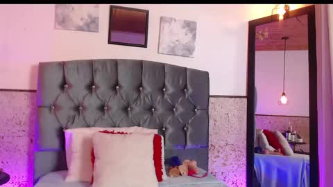 Elizabeth online show from January 2025 01:49:01 AM