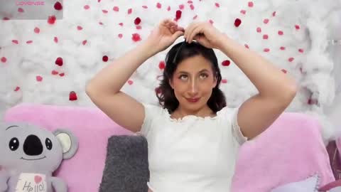 Snapshot of skarletjhonson_ chatting on April 2026 03:18:01 AM Skarlet online show from April 2026 03:18:01 AM